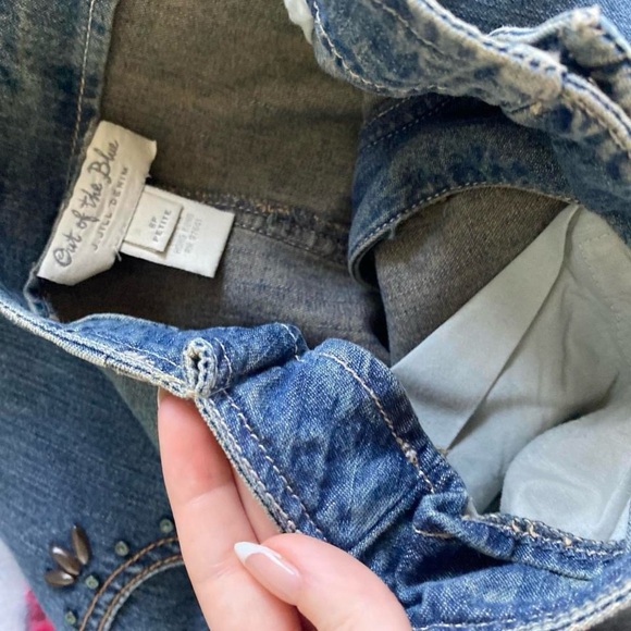 Mid wash buttonless maxi denim skirt. - Picture 5 of 5